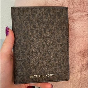 MK portfolio wallet